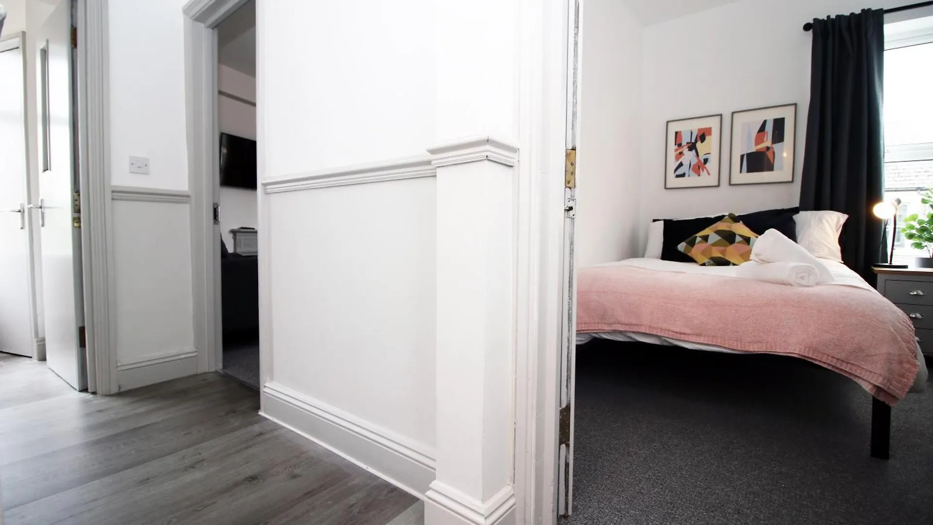 2 Bed Flat Near Stadium With Street Parking By Cto Serviced Apartments Cardiff Reino Unido